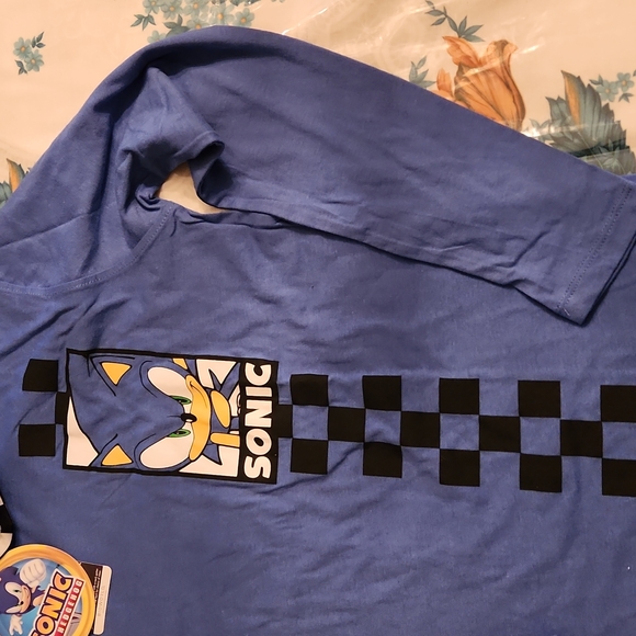 SONIC -T-SHIRT HOODIE YOUTH XL- w/BUILT in FACE COVER/GAITER - New - Picture 2 of 6